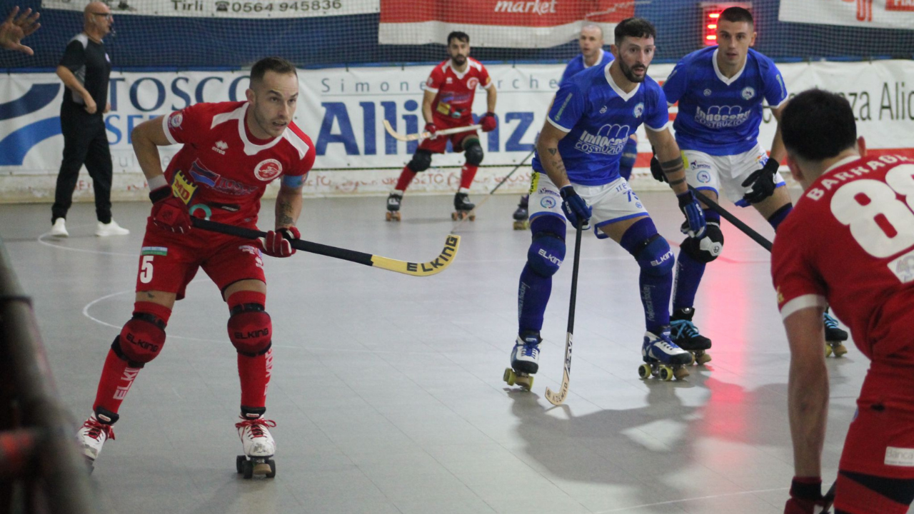 Una fase della partita in via Mercurio (foto Manuel Urracci)