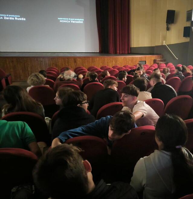 Livorno, gli studenti al cinema per vedere il film sull’omofobia: «In classe se ne parla troppo poco»