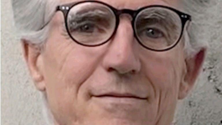 Lucca, in pensione lo storico anestesista Bruno Simini