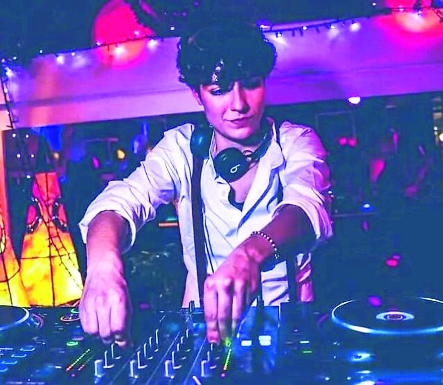 Compra una consolle ma è rubata, disavventura per la dj Babel. Condannato il venditore