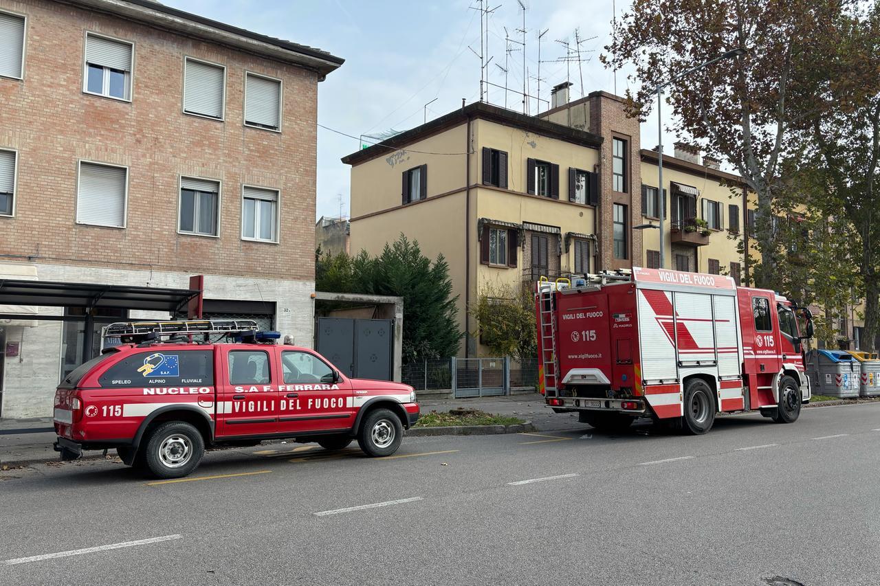 Ferrara, il padre non risponde e la figlia lancia l’allarme: stava dormendo