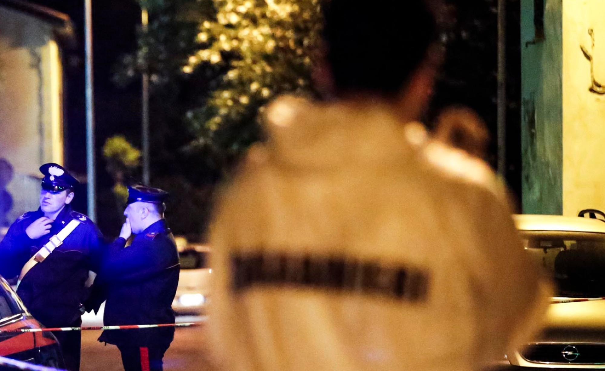 Tre carabinieri al lavoro, di cui uno deputato alle investigazioni scientifiche (foto d'archivio)