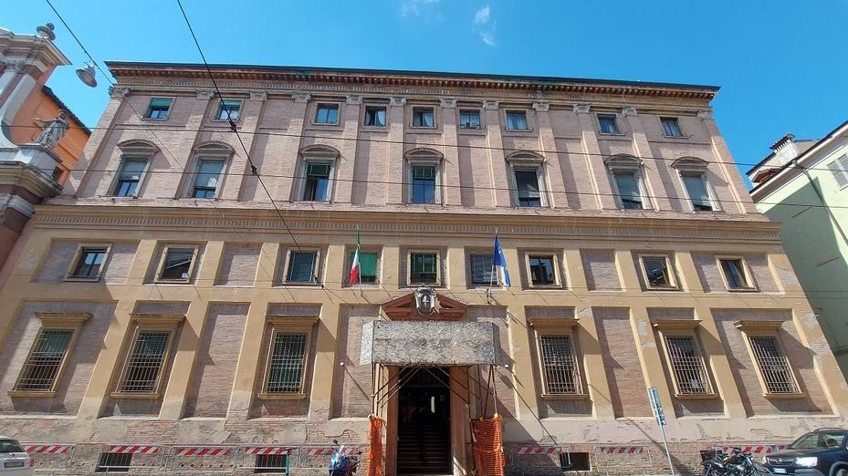 A 84 anni dona la casa alla 32enne: «Ma era lucido nel fare il regalo»<br type="_moz" />