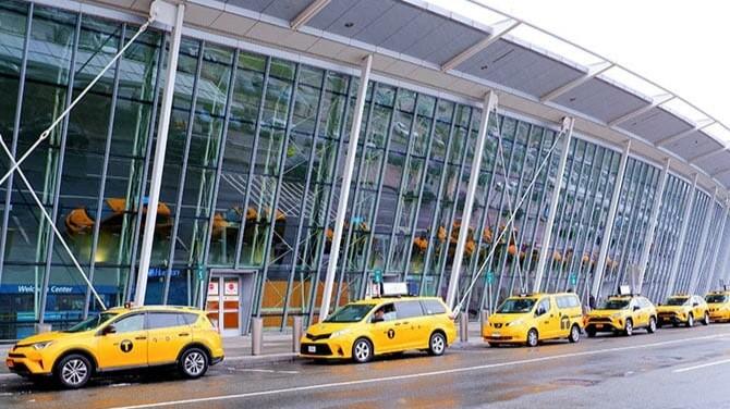 Per volare dalla Sardegna a New York oggi ci vogliono 14 ore e 700 euro