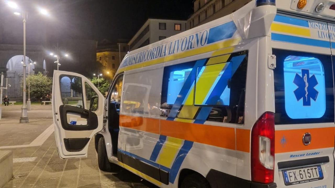 Un'ambulanza della Misericordia di via Verdi (foto d'archivio)