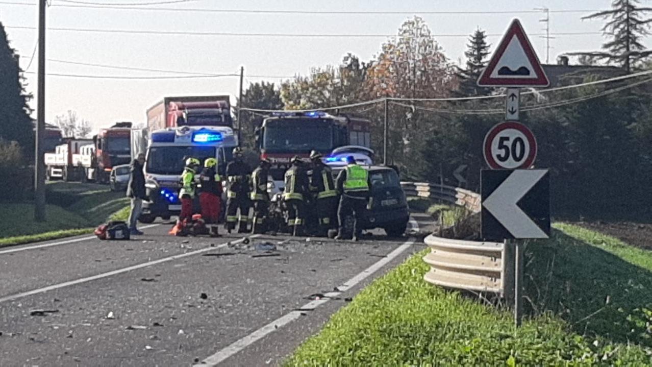 Scontro tra due auto, ferite due donne
