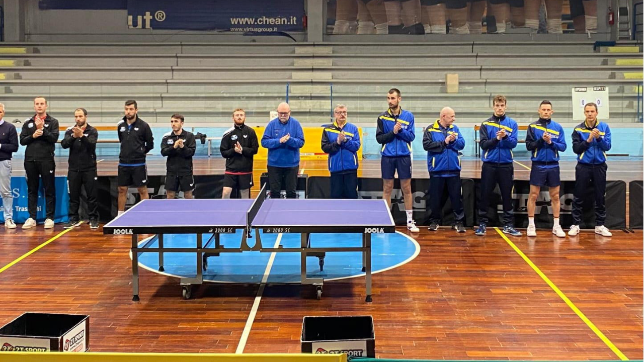 La squadradell’Apuania che ha battuto per 4-1 i rivali della Top Spin Messina