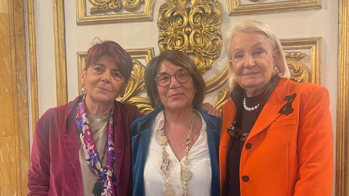 Rita Nonnis (al centro) a Palazzo Medici con Sandra Morano e Teresita Mazzei