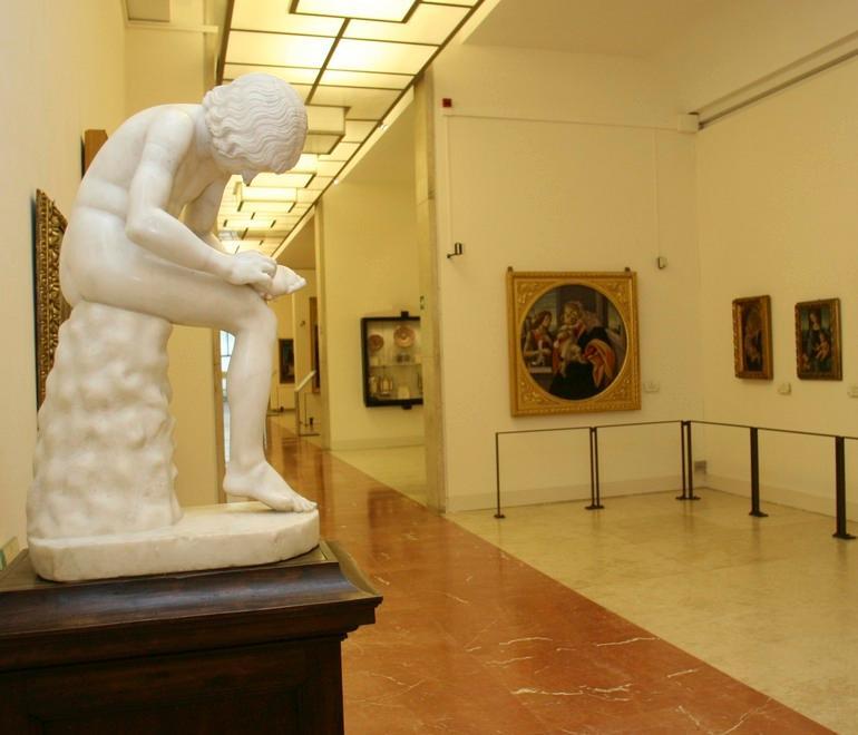 Galleria Estense: l’apertura slitta a maggio 