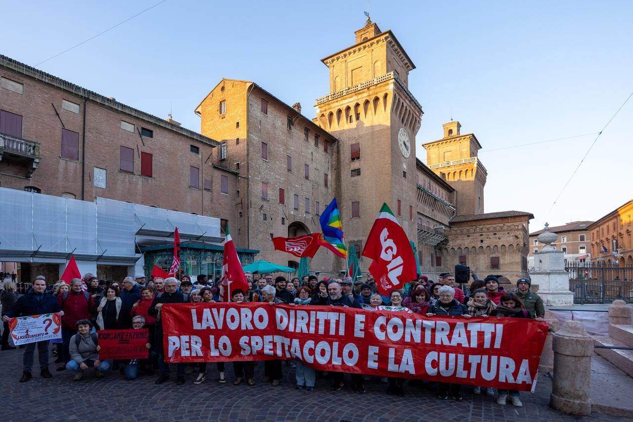 Ferrara, 30 anni al Teatro Comunale: «Lasciata a casa con una telefonata»