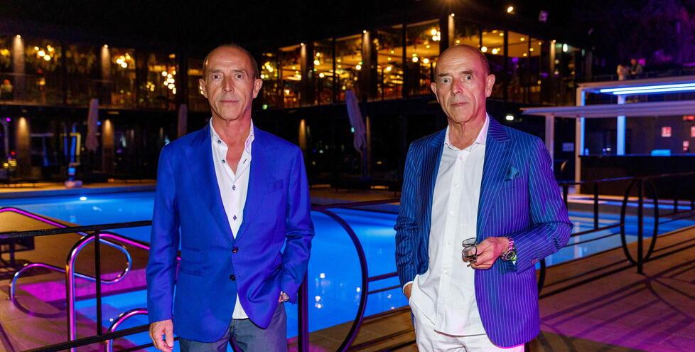 
	I gemelli Massimo e Alessandro Calugi all&rsquo;esterno delle Panteraie appena rinnovate (foto Nucci)

