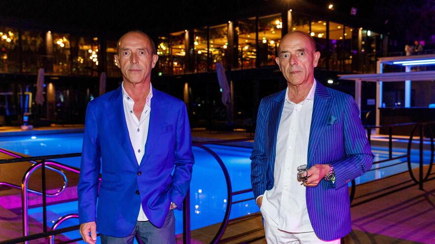 I gemelli Massimo e Alessandro Calugi all’esterno delle Panteraie appena rinnovate (foto Nucci)