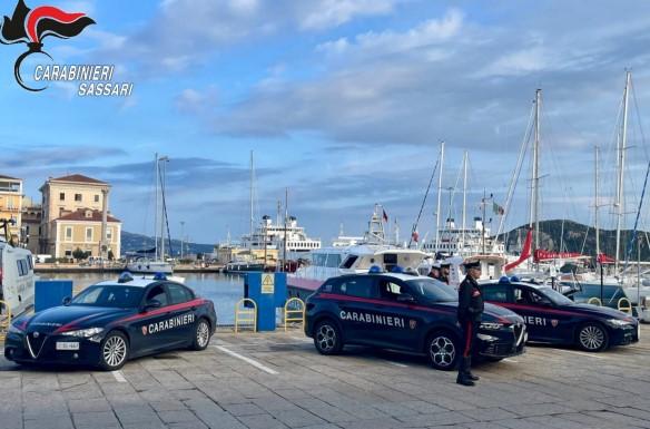A La Maddalena i controlli dei carabinieri: identificate 60 persone