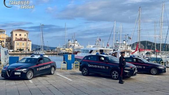 A La Maddalena i controlli dei carabinieri: identificate 60 persone