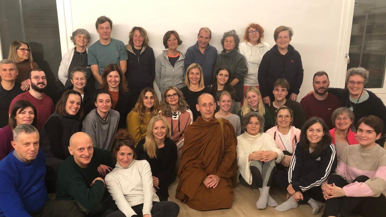 Il monaco Bhikkhu Mahabodhi ospite da Dharma