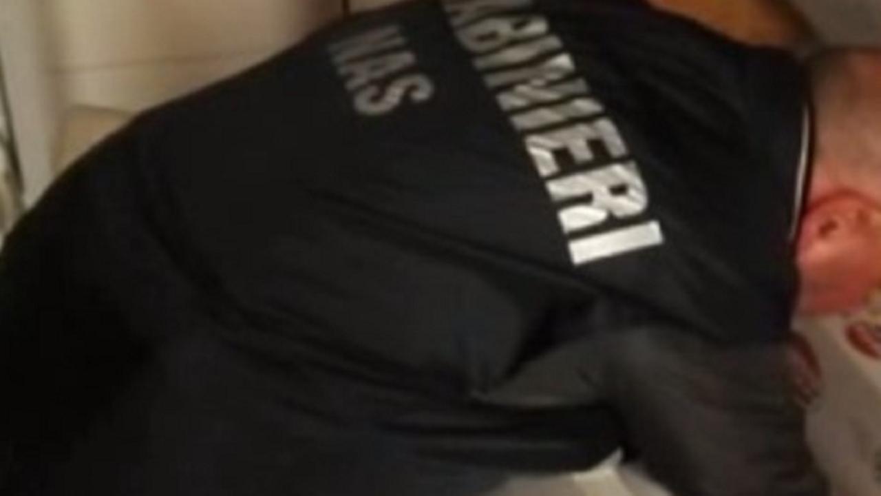 
	Un controllo di un carabiniere del Nas nel ristorante

