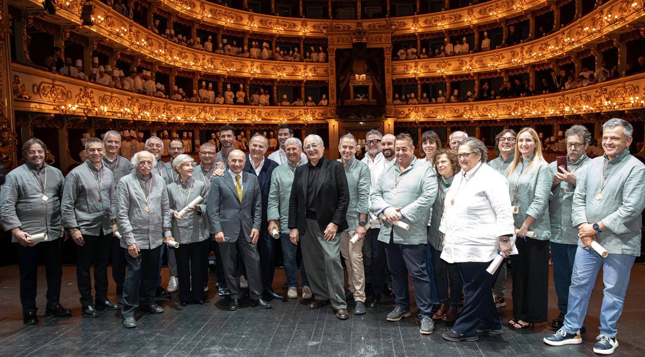 Il re della bottarga premiato da Jerry Scotti