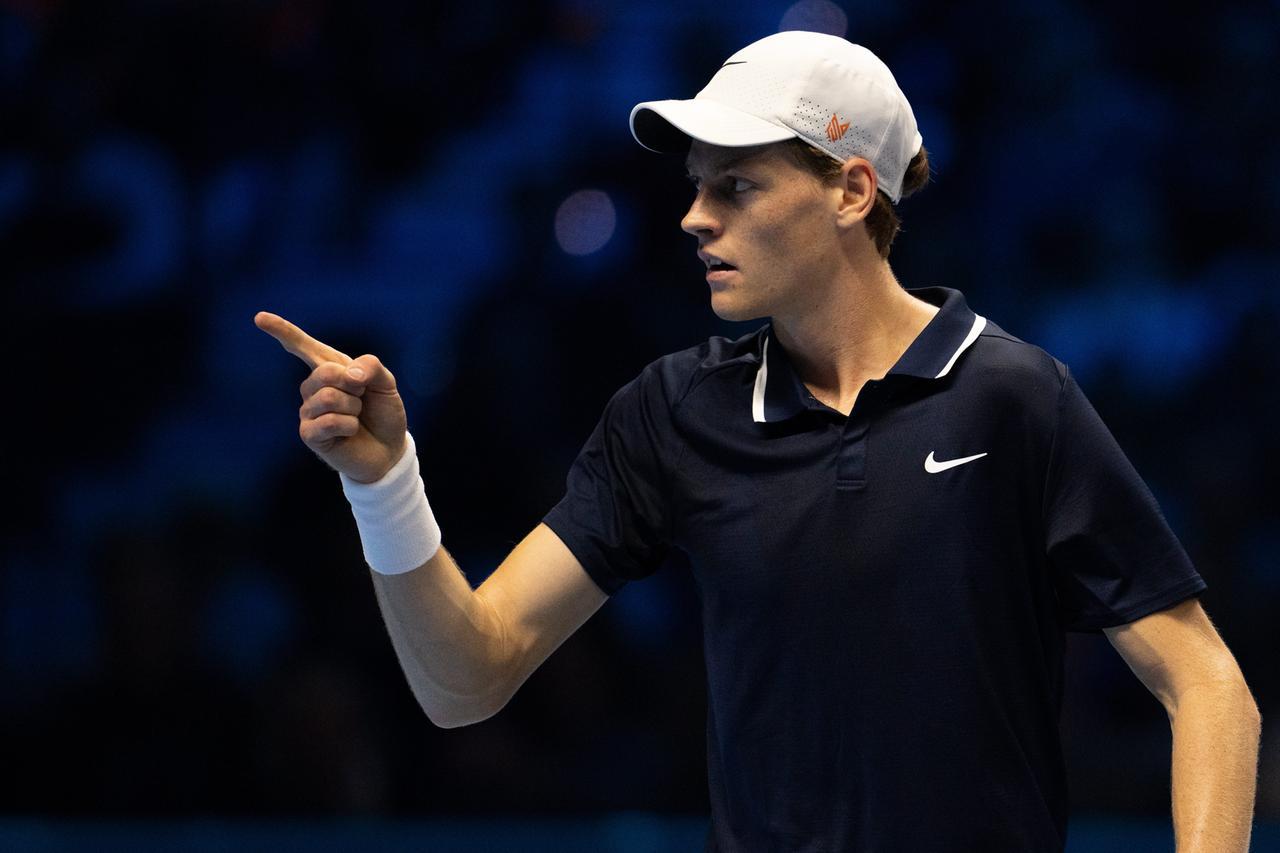 Jannik Sinner batte Taylor Fritz in due set