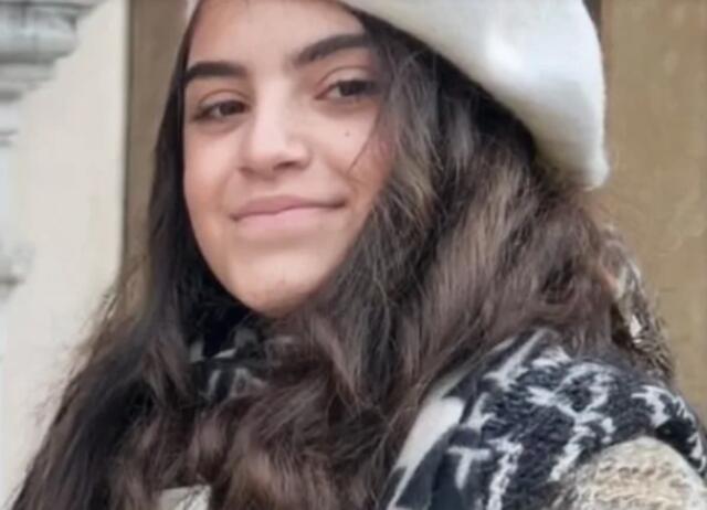 Scende dal bus dopo la scuola e muore a 15 anni investita