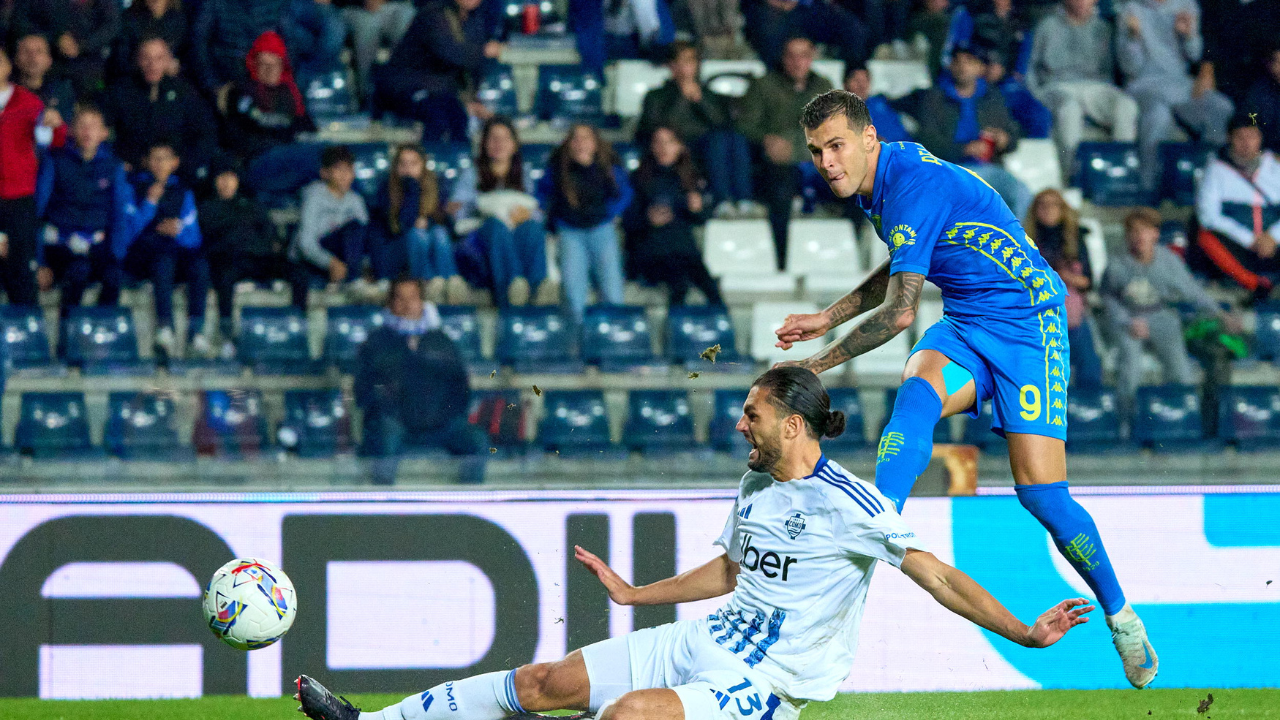 Il gol di Pellegri al Como (foto Juri Autovino)
