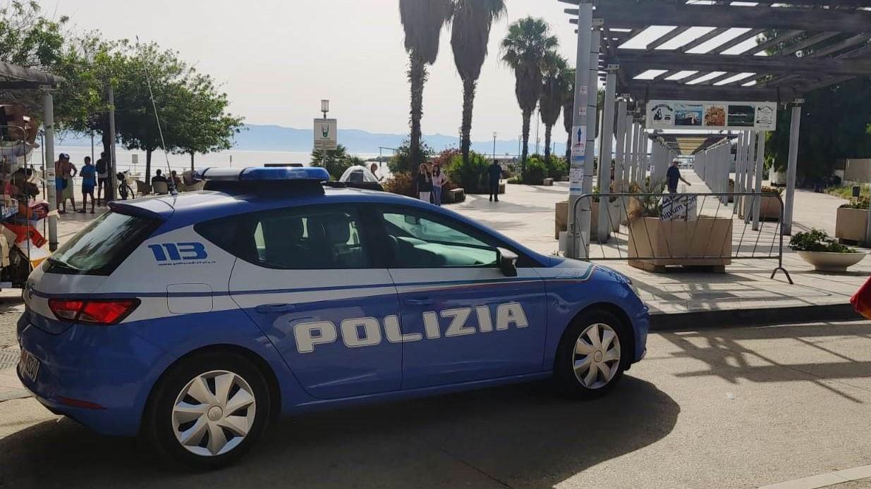 Furti nei chioschi del Poetto, arrestati due giovani