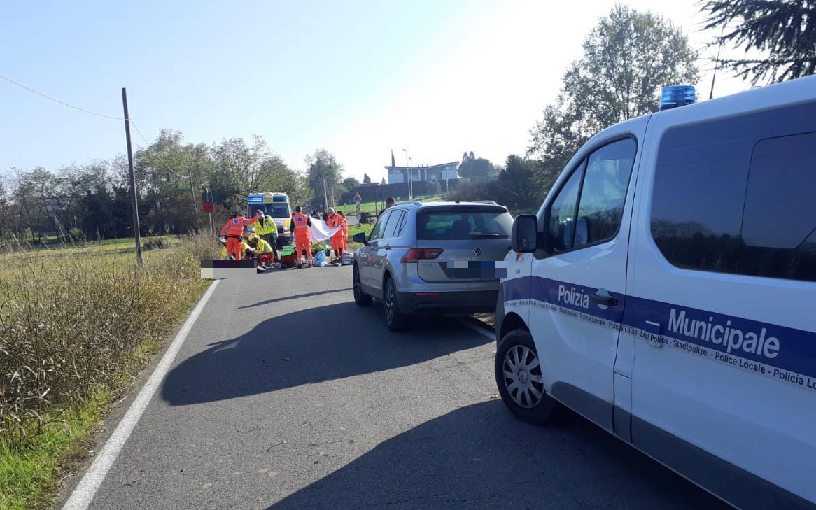 Ciclista trovato a terra accanto alla bicicletta: è gravissimo