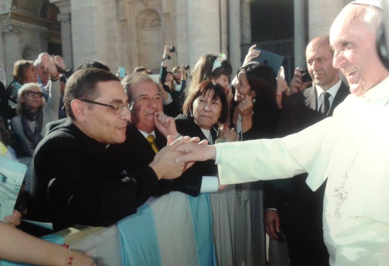 
	Fernando Cornet in una foto del 2013 pubblicata sul suo profilo Fb il giorno del compleanno di papa Francesco&nbsp;

