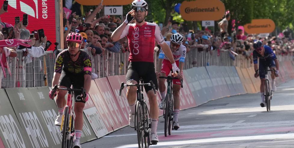 Giro d'Italia 2025, intralci in Albania. Le tappe toscane restano