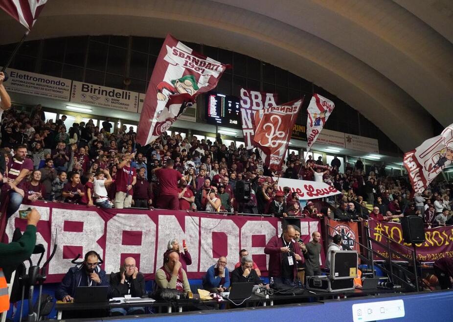 
	I tifosi della curva nord (foto Franco Silvi)


