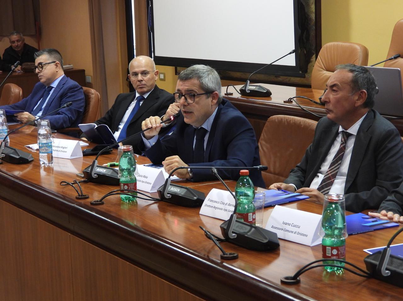 Inps: «Provincia che invecchia, si spopola, con le retribuzioni più basse d’Italia»