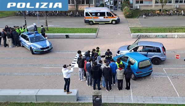 Oltre 170 studenti del Pascal a lezione di sicurezza con la Polizia stradale