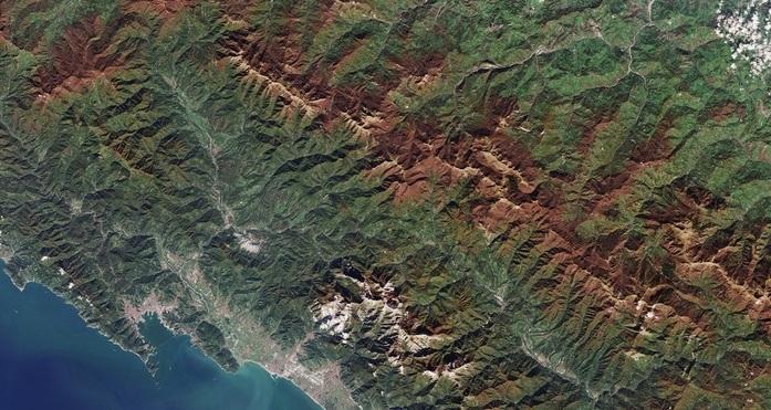 Lo spettacolo dell’autunno in Appennino visto dal satellite