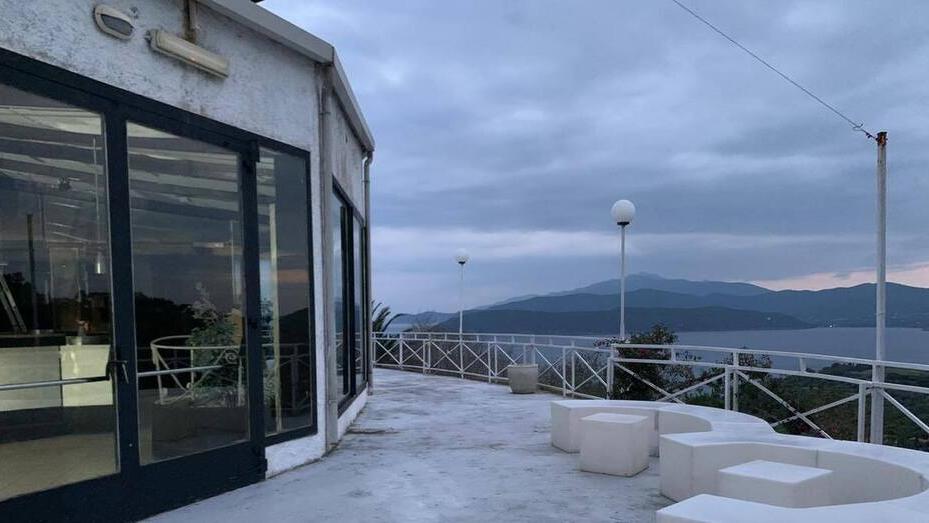 Il Terrace negli spazi recuperati in località la Trappola a Capoliveri 