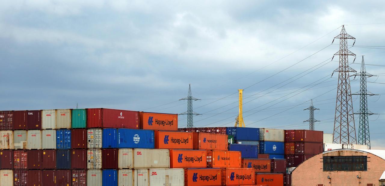
	Container al porto

