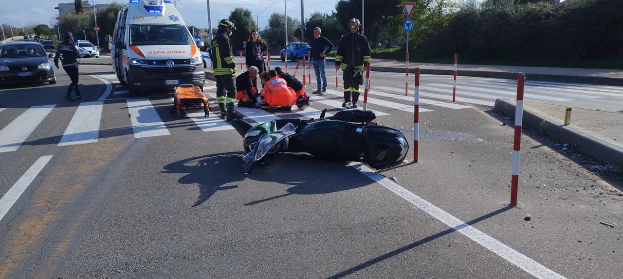 Sassari, scontro auto-scooter sulla Buddi Buddi: grave un diciottenne