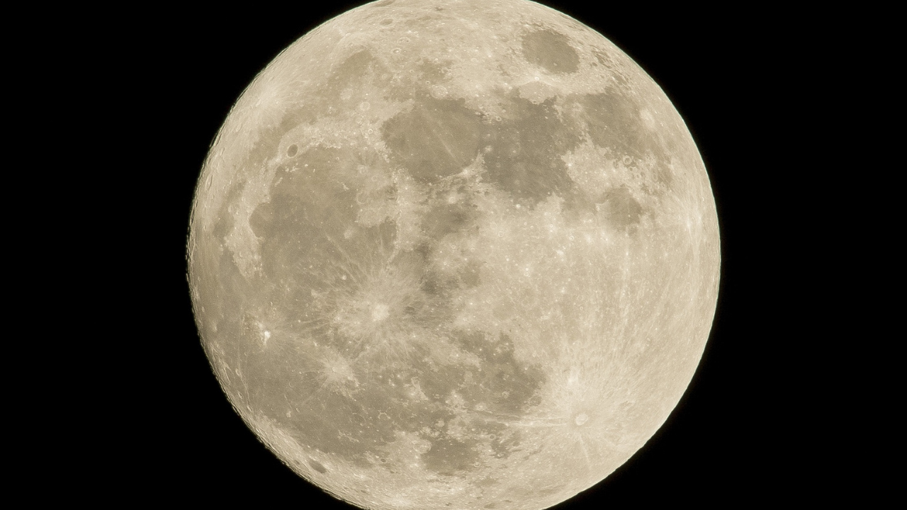 La Superluna sarà visibile in cielo