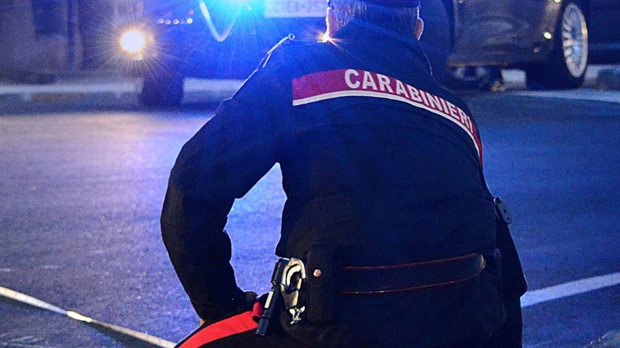 Travolto e ucciso dalle auto mentre attraversa la strada: ecco chi è la vittima