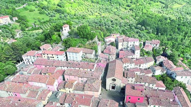 In Toscana sempre più paesi fantasma: come i piccoli borghi provano ad attirare residenti e il problema dei fondi