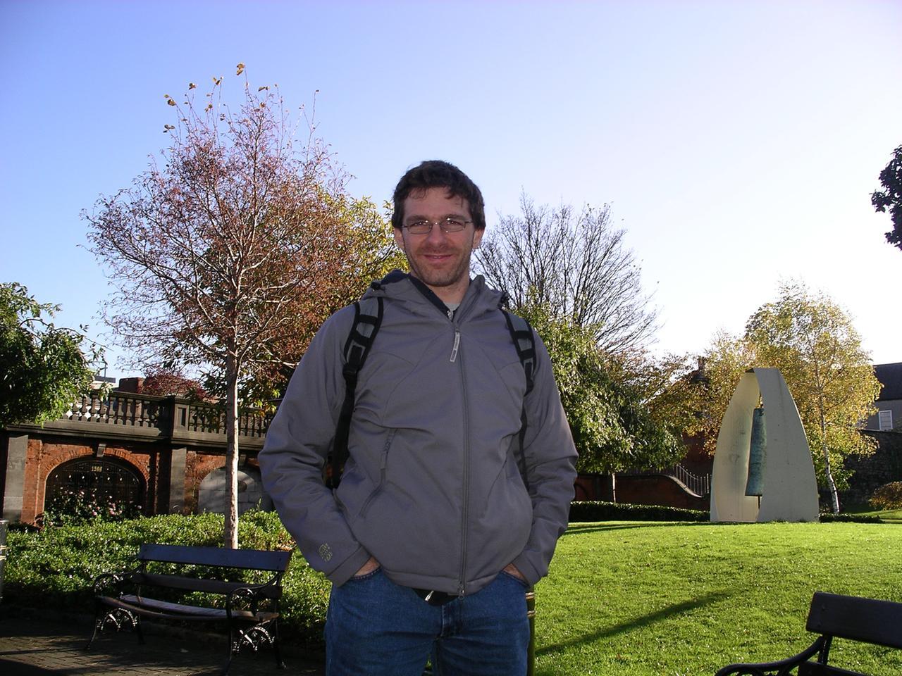 L’acqua come super solvente già a basse temperature: la scoperta dell’Università di Ferrara