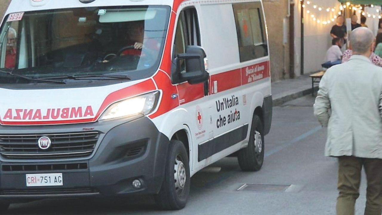 Un’ambulanza della Croce rossa italiana di Livorno (foto d’archivio)