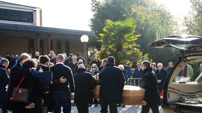 Il toccante ultimo saluto all’imprenditrice Lia Ferrarini