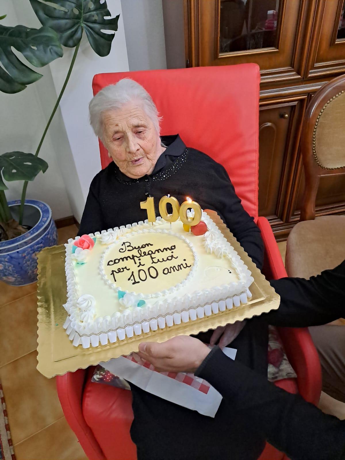 Sedilo in festa per i 100 anni di Maria Giuseppa Campus