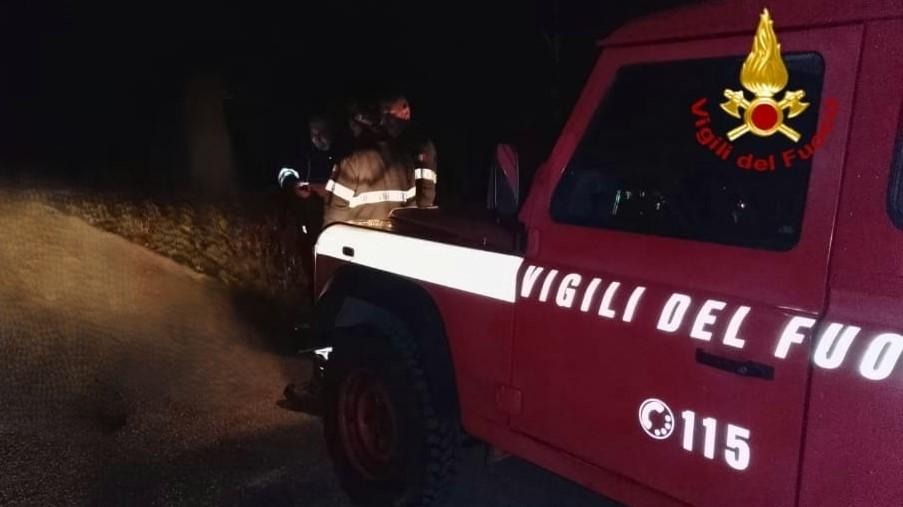 Si perdono nei boschi, due donne salvate dai vigili del fuoco