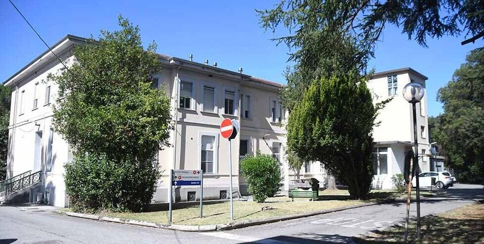 Nella foto in alto la Palazzina H
