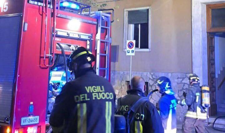 
	L'intervento dei vigili del fuoco in via Andreoli a Modena

