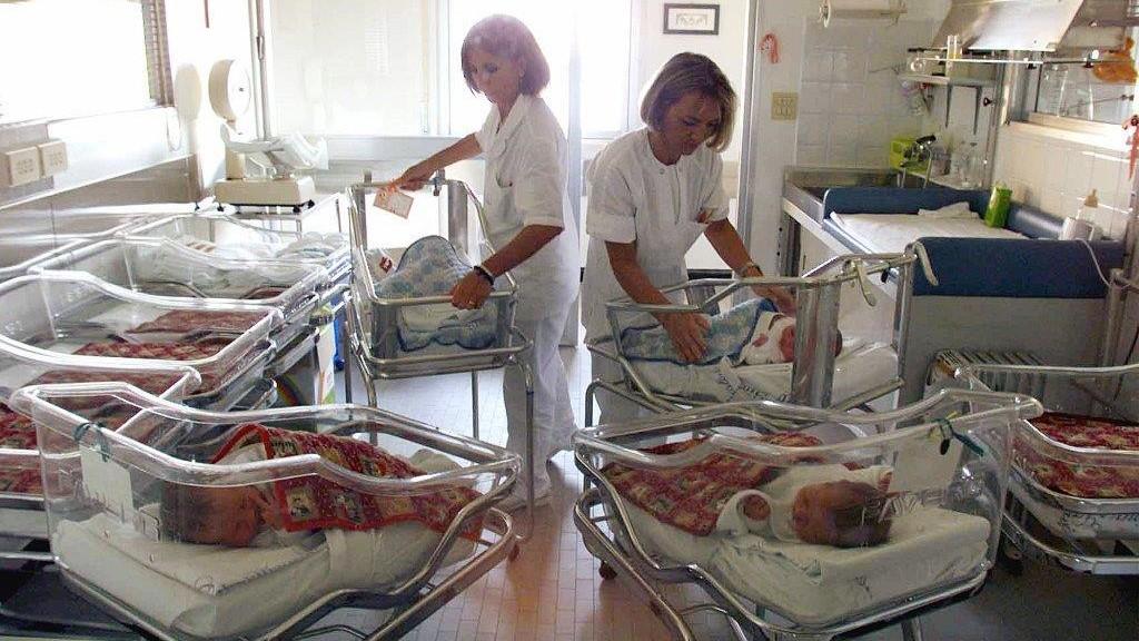 Sardegna 2023: natalità al minimo storico, il 55 per cento dei bimbi nato fuori dal matrimonio