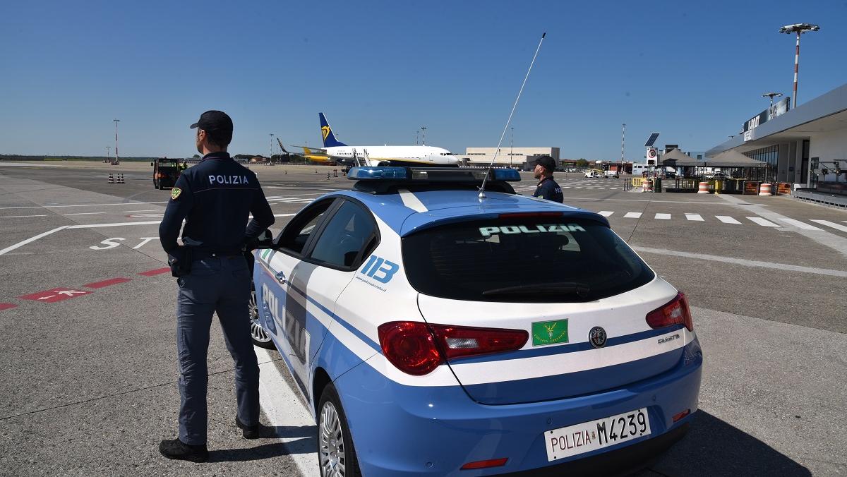 Dal Pakistan chiede aiuto alle assistenti sociali di Reggio Emilia: denuncia le violenze del marito che non la fa rientrare in Italia con i figli