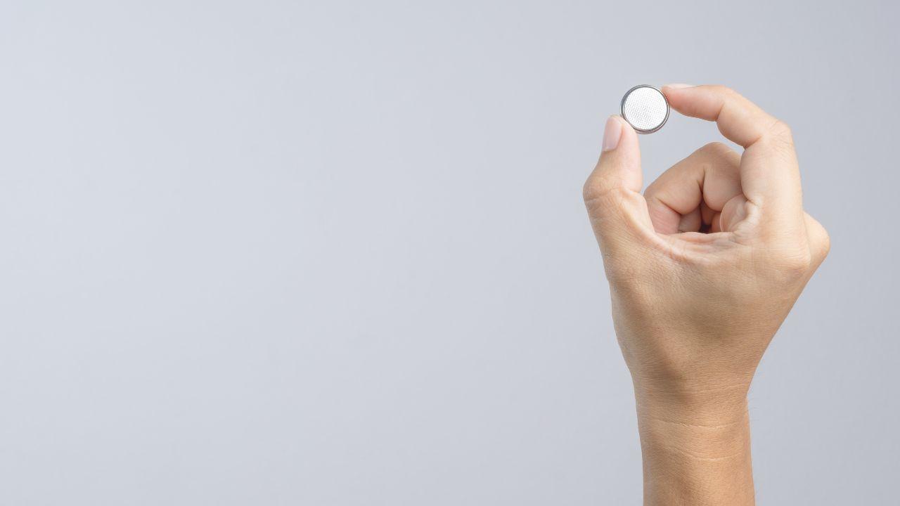 
	Le pile a bottone sono un pericolo per i bambini

