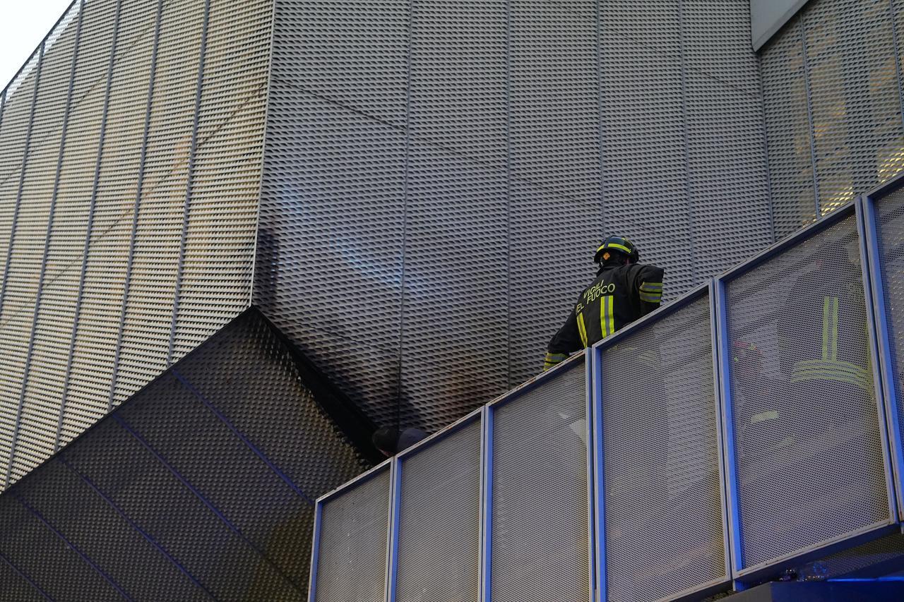 Incendio al PalaBigi: due piromani in azione incappucciati