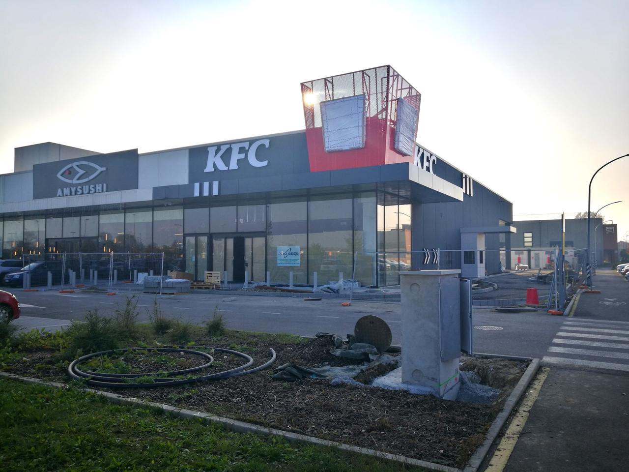 
	Lavori in corso per il primo Kfc a Modena

